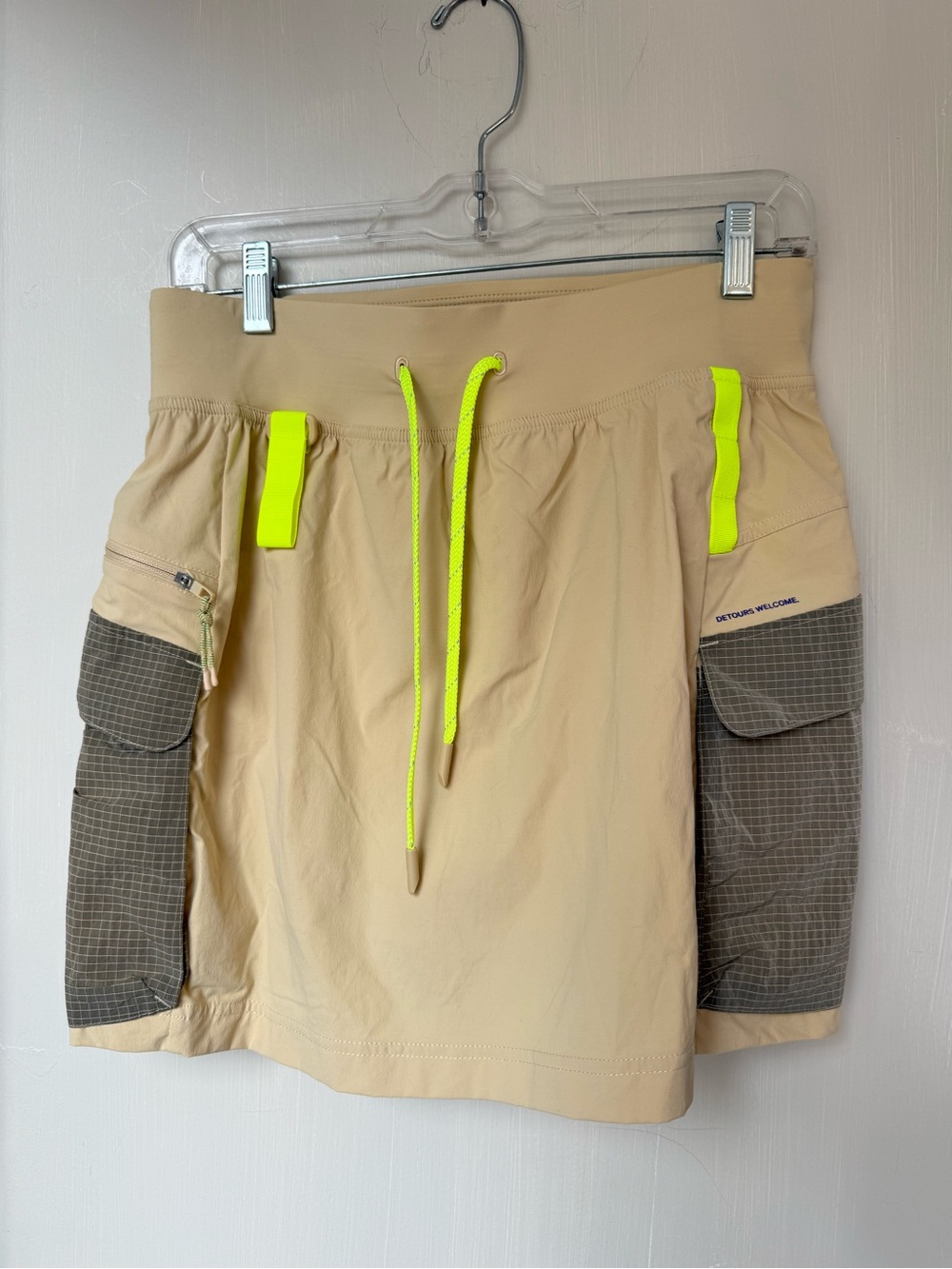 lululemon athletica Beige Athletic Skort with Neon Green Trim - Picture 13 of 15